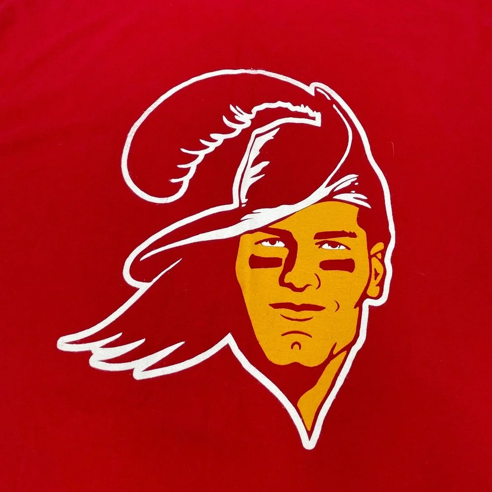 Champion Tom Brady Tampa Bay Buccaneers Buccaneer Bruce Graphic T-Shirt Mens M - Picture 2 of 7
